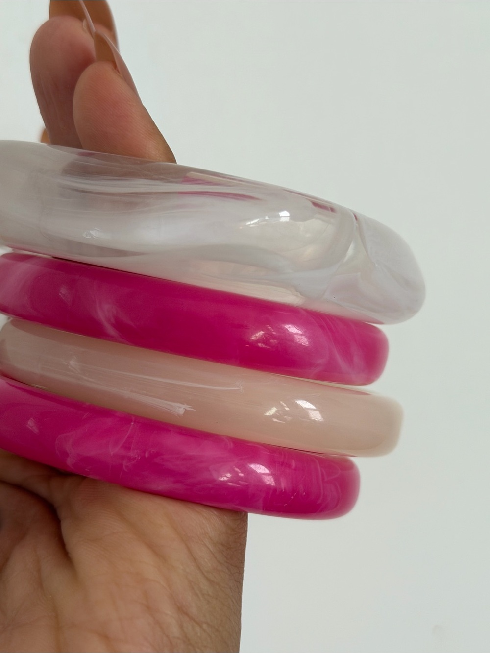Set of 4 Women’s Resin Bangle Bracelets - Clear, Hot Pink & Nude